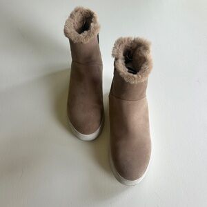 Blondo Tan Winter Rain Boots Slip-On Suede
